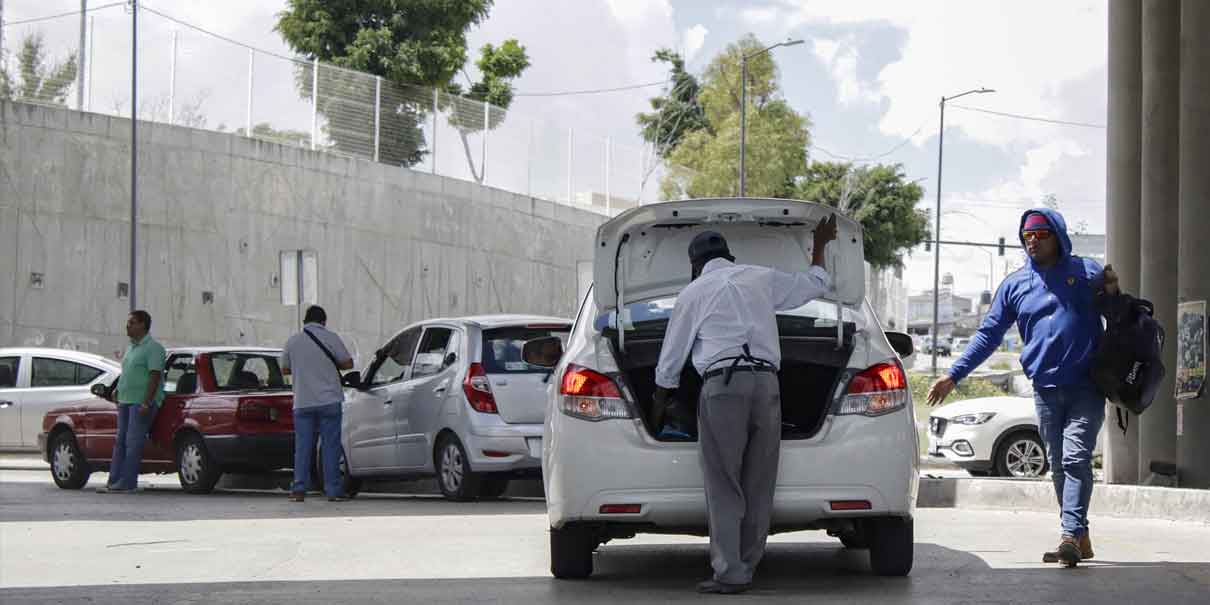Más de 14 denuncias por narcomenudeo en taxis pirata de Puebla
