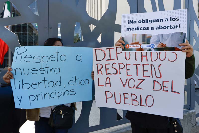 Más de 7 mil médicos piden al Congreso respetar su derecho a la objeción de conciencia