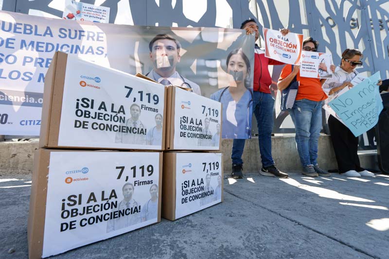 Más de 7 mil médicos piden al Congreso respetar su derecho a la objeción de conciencia