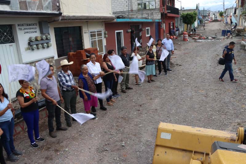 Más obras de pavimentación en Atlixco, ahora en la colonia Revolución