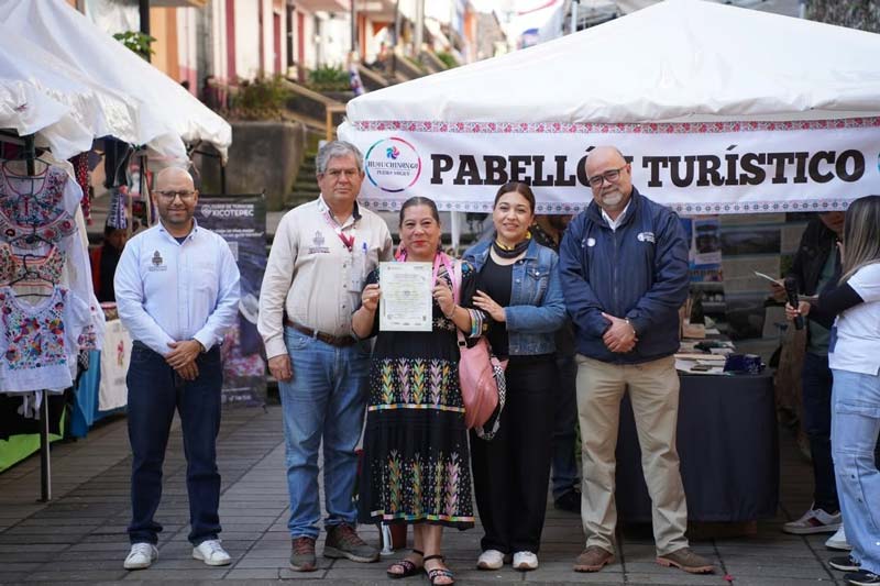 Fortalecen profesionalización de prestadores de servicios en Huauchinango