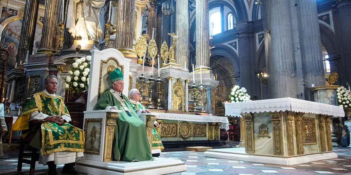 Misa dominical en Puebla