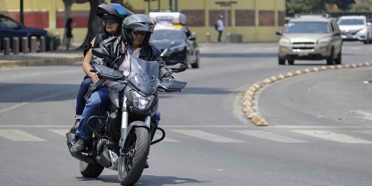 Con estrictas reglas “bajarán” a los delincuentes de las motos en Puebla