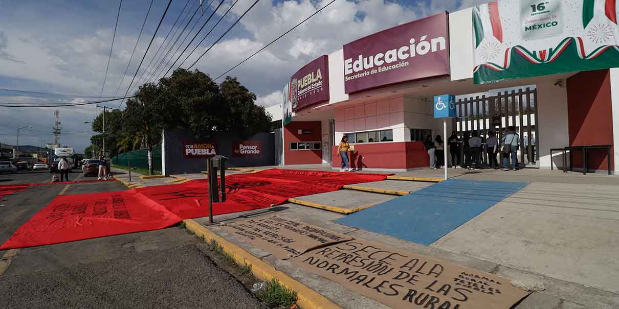 Normalistas frente a SEP