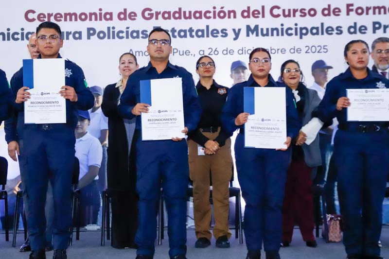 Puebla fortalece seguridad con graduación de 303 policías de proximidad