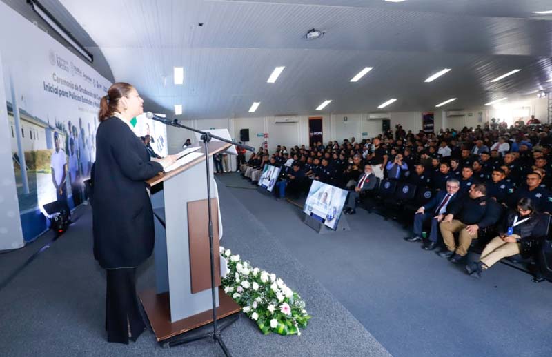 Puebla fortalece seguridad con graduación de 303 policías de proximidad
