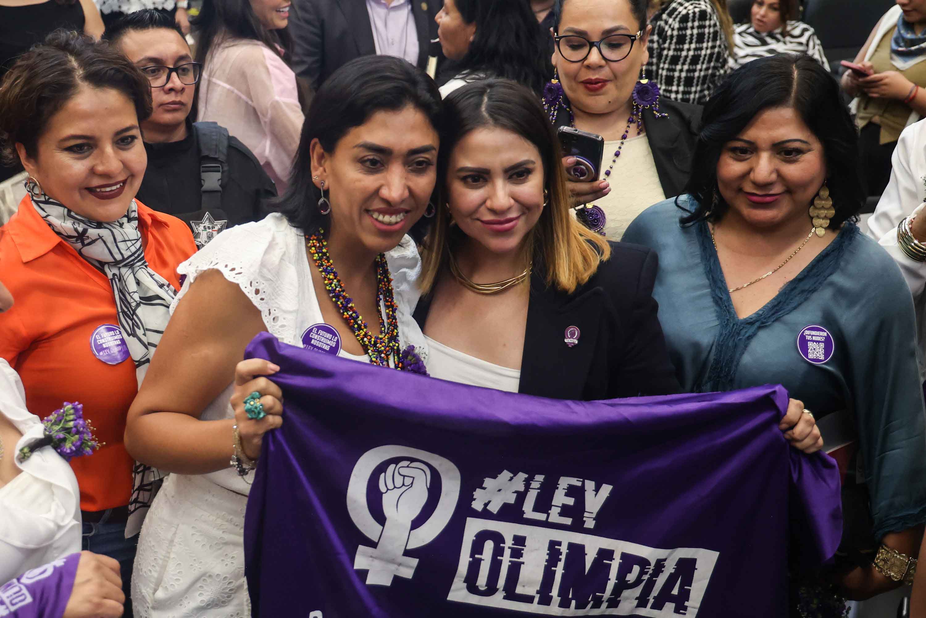 Olimpia Coral exige capacitar a policías en Puebla sobre violencia digital