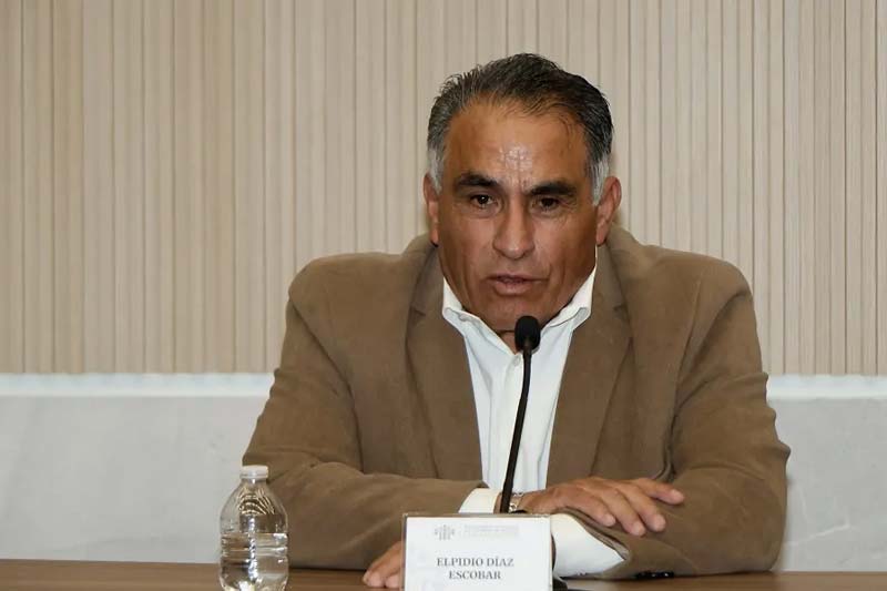 Olinia enfrenta opción de Fuerza por México para sustituir mototaxis