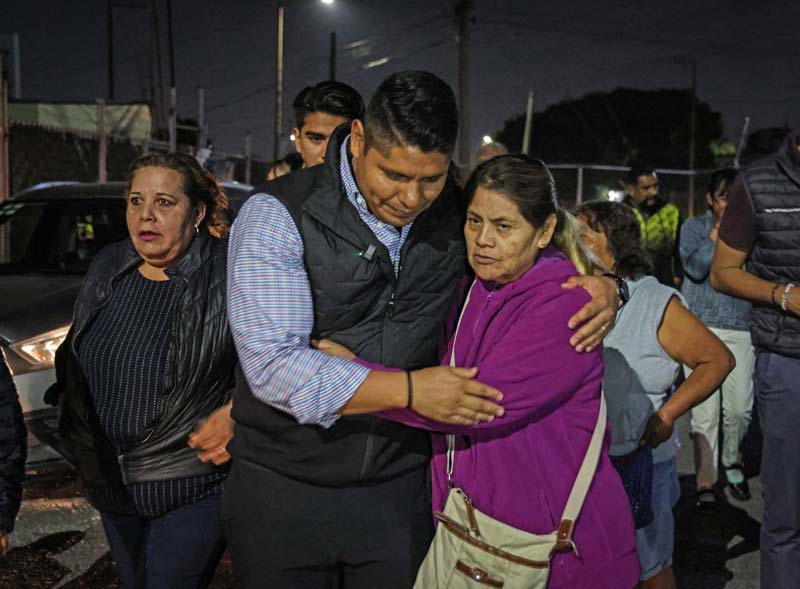 Omar Muñoz entrega iluminación y mejora la seguridad en Malinalli II
