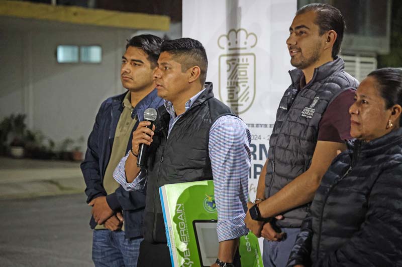 Omar Muñoz entrega iluminación y mejora la seguridad en Malinalli II