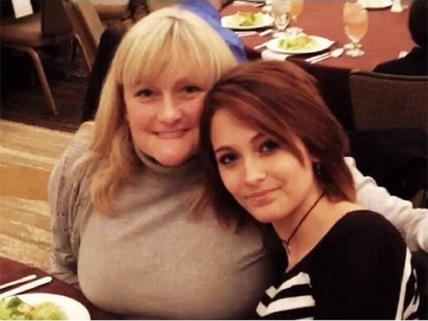 Paris Jackson, hija de Michael Jackson y su madre Debbie Rowe