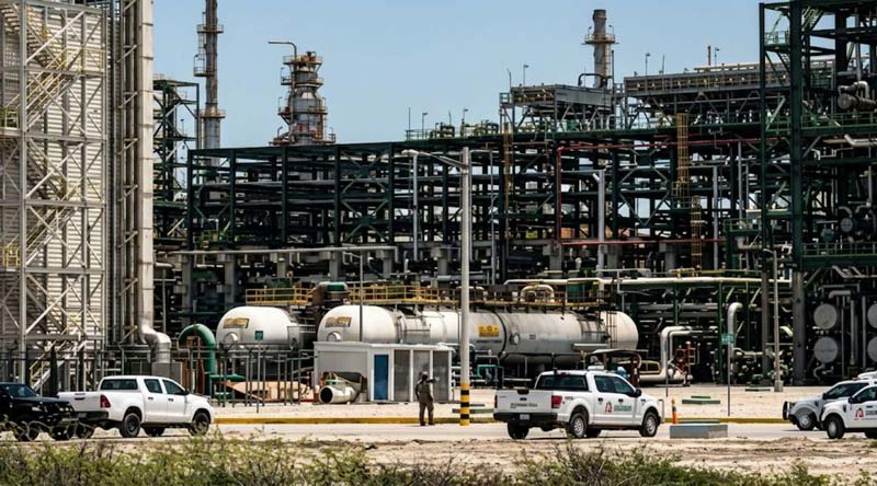 Nueva fuga en la refinería Olmeca provoca conato de incendio en Dos Bocas