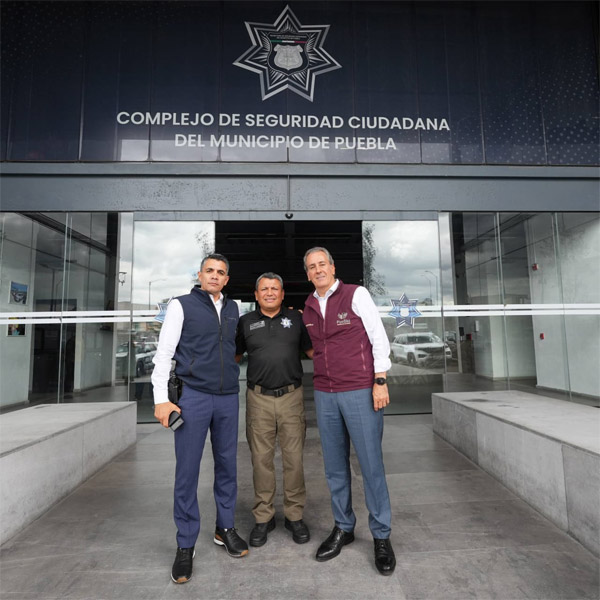Pepe Chedraui junto al secretario de Seguridad Pública, Francisco Sánchez González y el de Seguridad Ciudadana, Félix Pallares Miranda