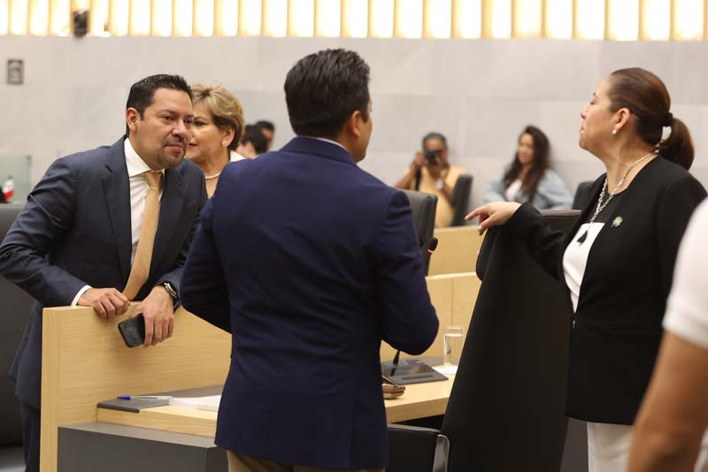 MC y PAN alertan sobre riesgos de quitar fuero; Sheinbaum defiende su propuesta