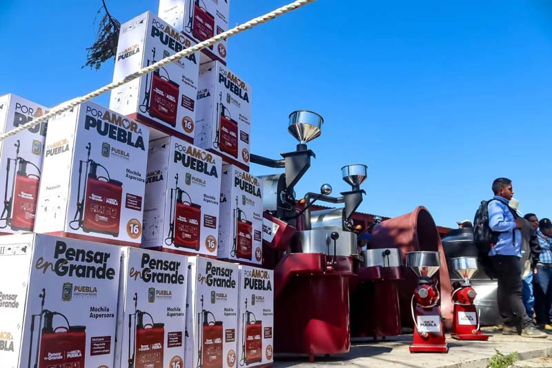 Xicotepec recibió más de 10 mil apoyos para productores y familias