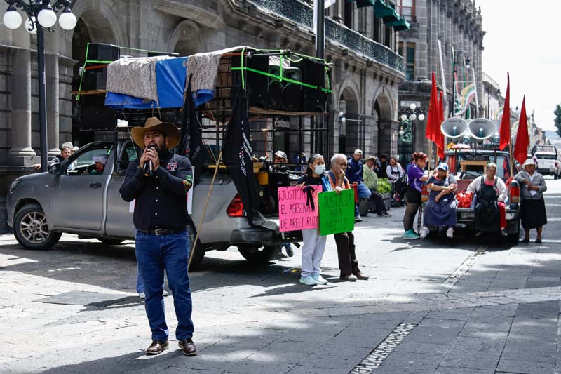 Protesta de la UPVA 28 de Octubre provoca cierre del bulevar 5 de Mayo