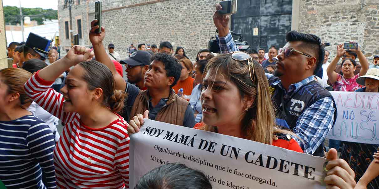 Protesta en Academia Militarizada 
