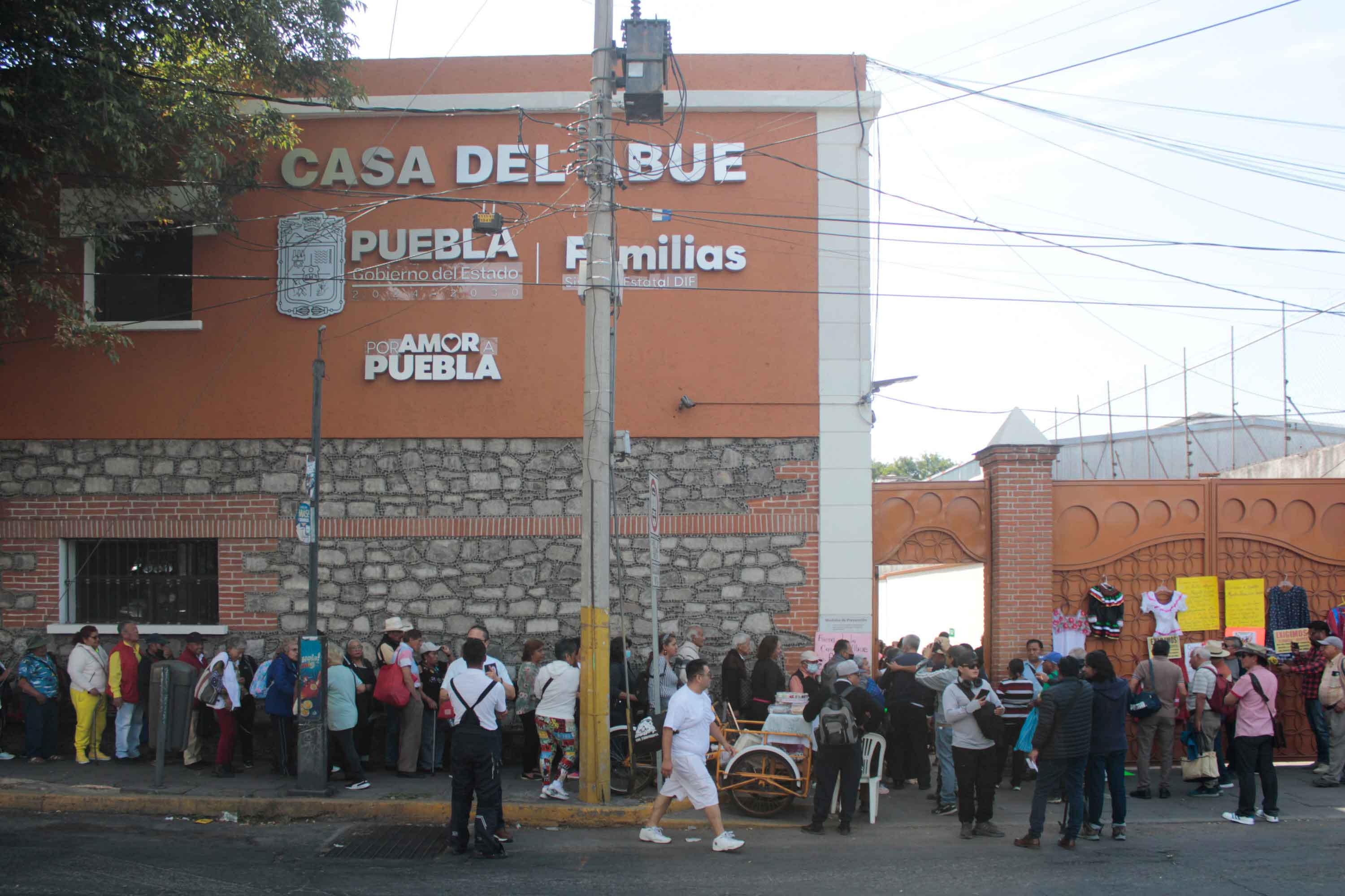 Abuelos revelan larga lista de anomalías en la Casa del Abue