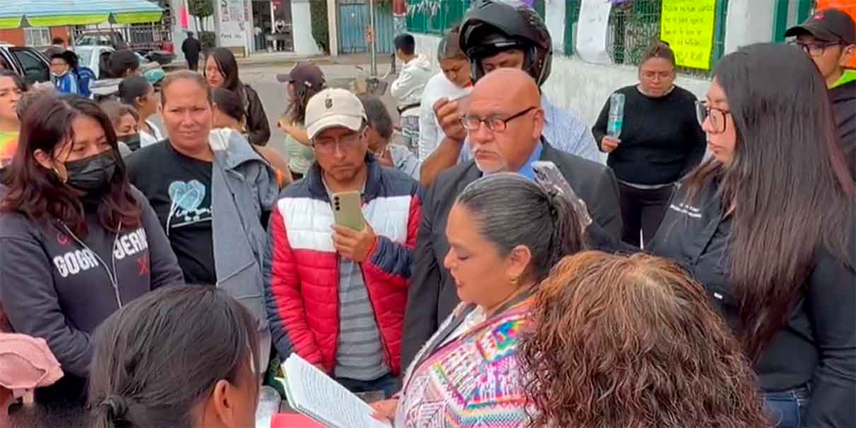 Padres de familia protestan