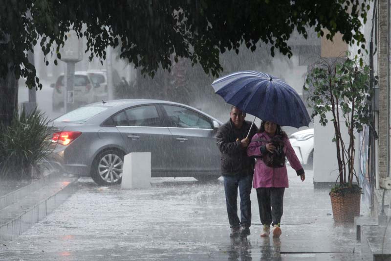 Viernes nublado en Puebla, alertan por tormentas eléctricas y lluvias intensas