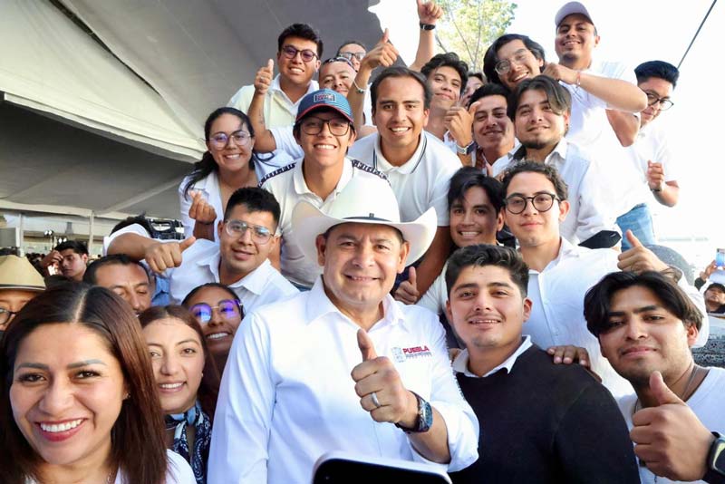Entregan apoyos al campo en El Seco y anuncian carretera de doble carril en Puebla