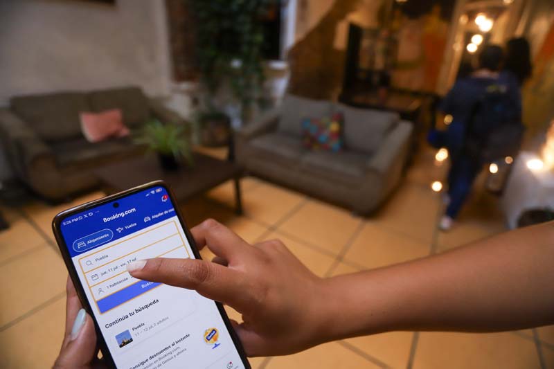 Airbnb supera a hoteles formales en Puebla: 7,620 alojamientos registrados