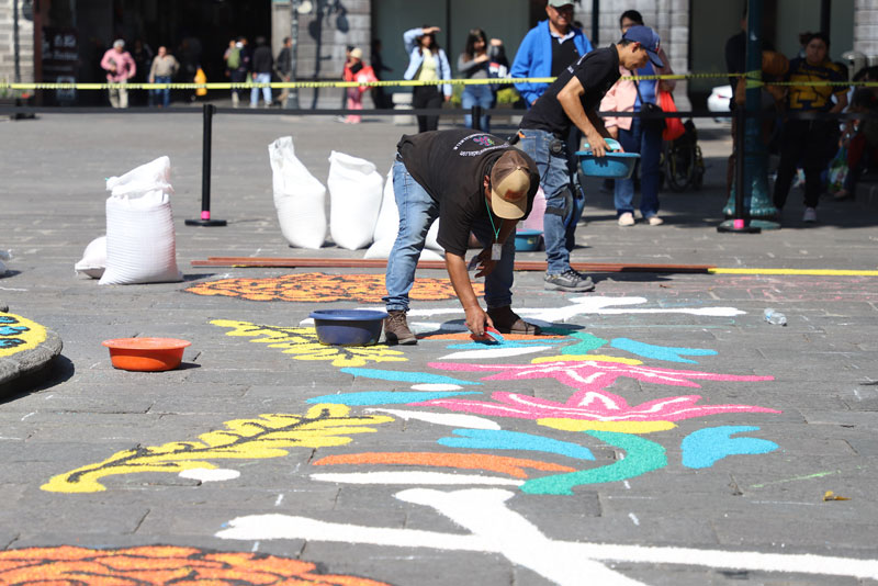 El tapete monumental del Zócalo de Puebla será uno de los principales atractivos del Festival La Muerte es un Sueño 2026.