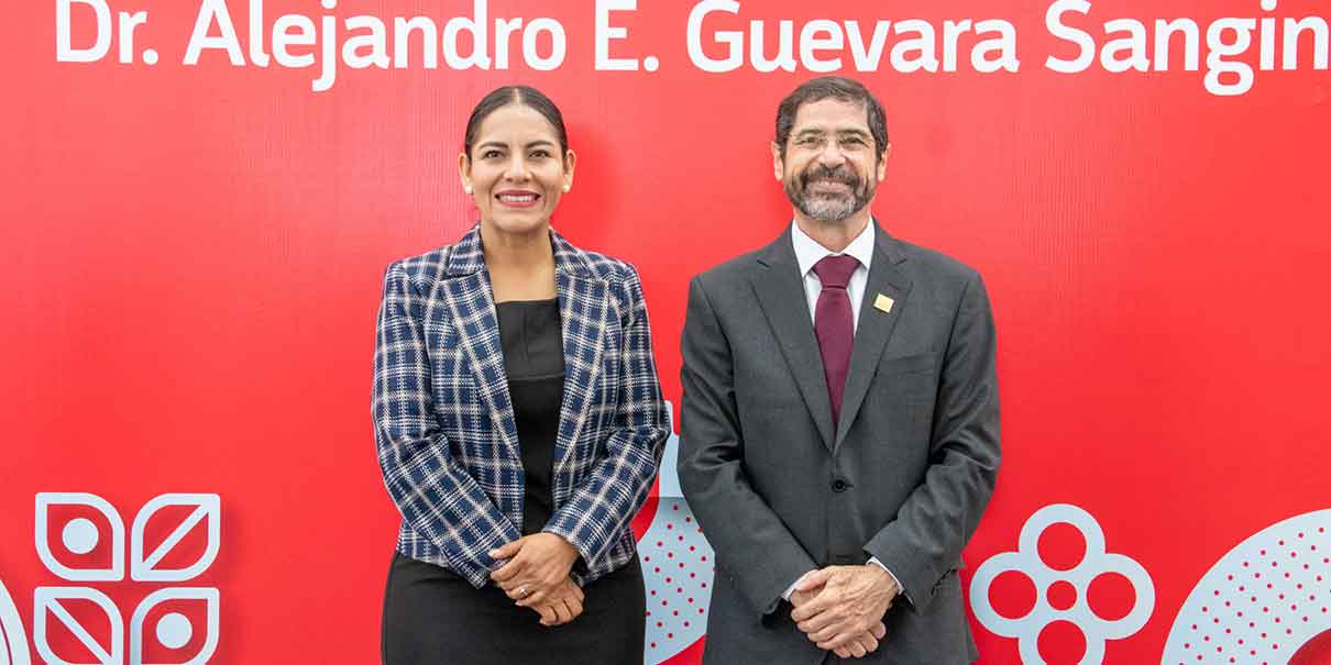 Asistentes al informe del rector de la Ibero Puebla