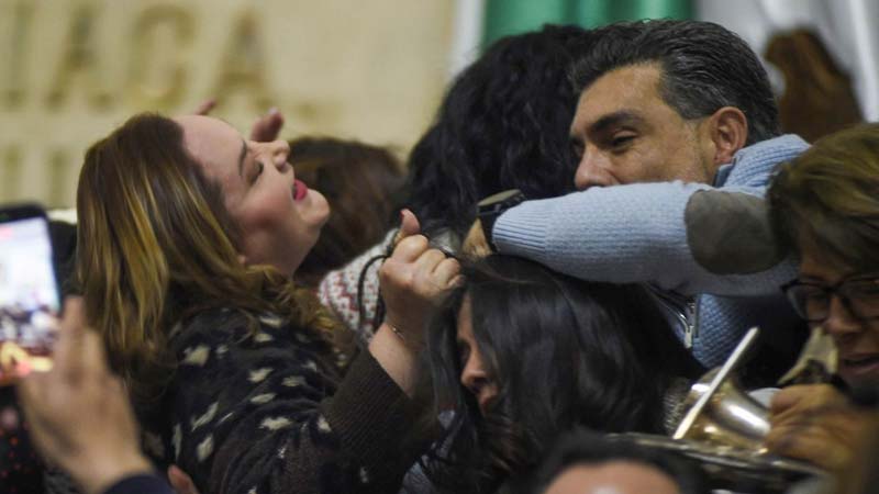 Se agarran del chongo diputadas en el Congreso capitalino por reforma al INFO