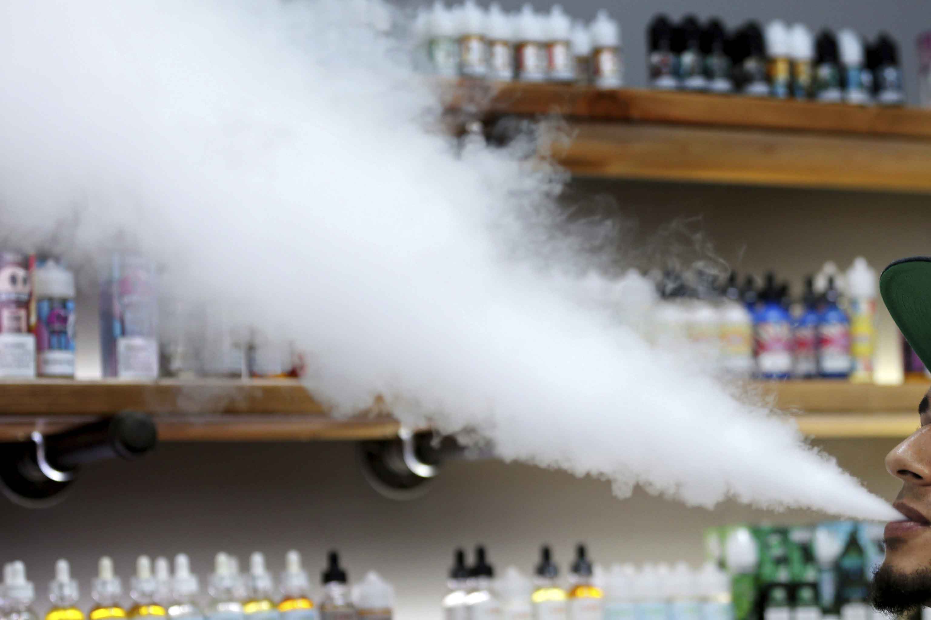 Universitarios, una presa fácil de los vapeadores