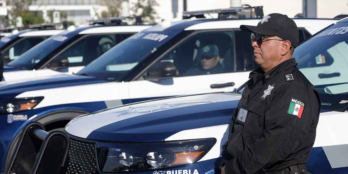 policías