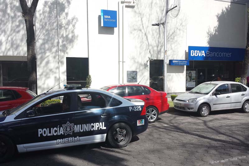 Riesgo de atracos en bancos de Puebla se dispara durante fin de año