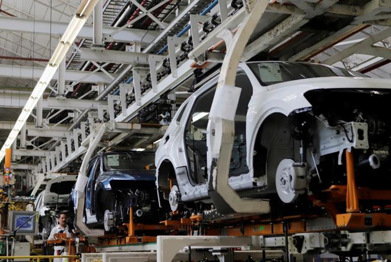 Se aproxima emplazamiento a huelga en VW; alza del 14% al salario es la petición