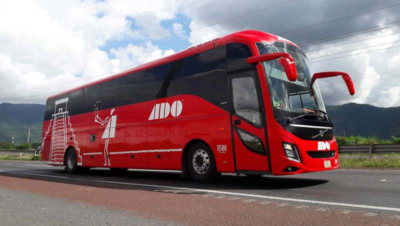 Autobuses suspendieron viajes por la Sierra Norte por daños en autopista y carretera federal