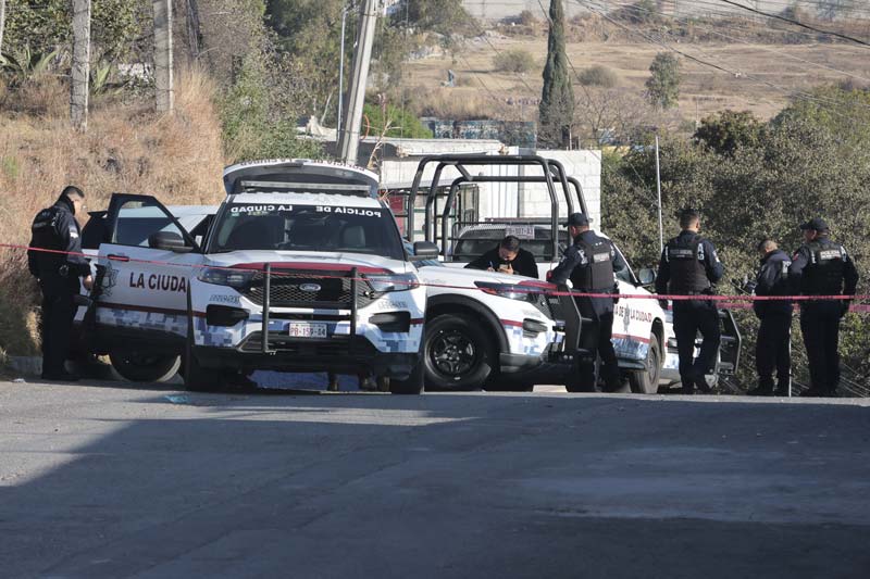 Hallan cuerpo embolsado con amenazas en San Pablo Xochimehuacán