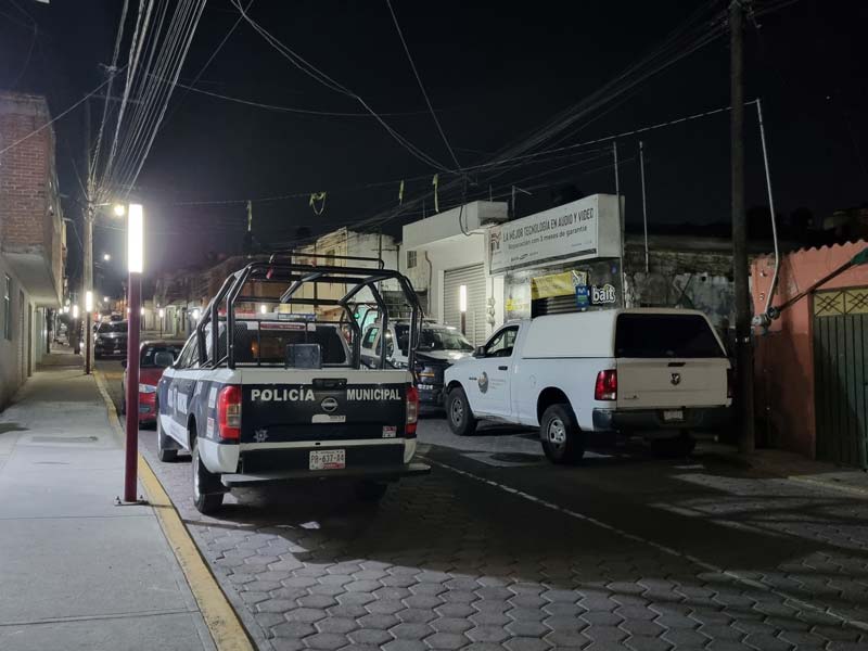 Hallan cuerpo embolsado con amenazas en San Pablo Xochimehuacán
