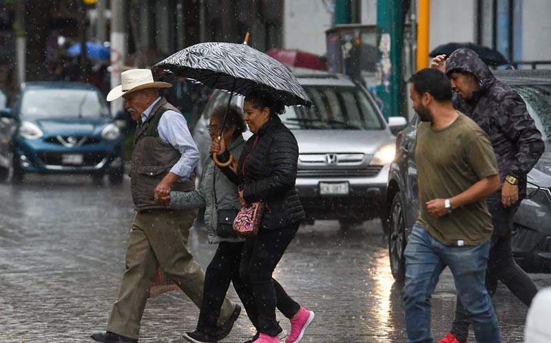 Tormenta invernal y aire polar activan lluvias y frío severo en Puebla