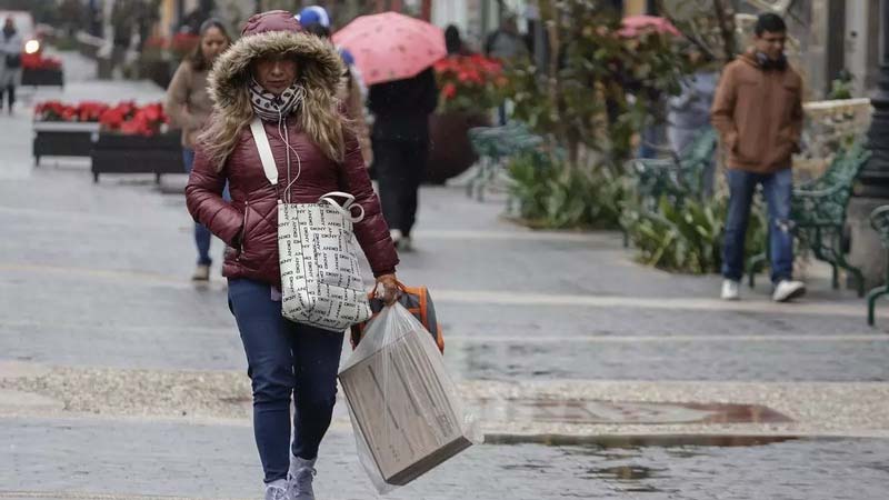 Tormenta invernal y aire polar activan lluvias y frío severo en Puebla