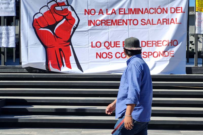 Trabajadores bloquearon el SAT Angelópolis por negarles incremento salarial