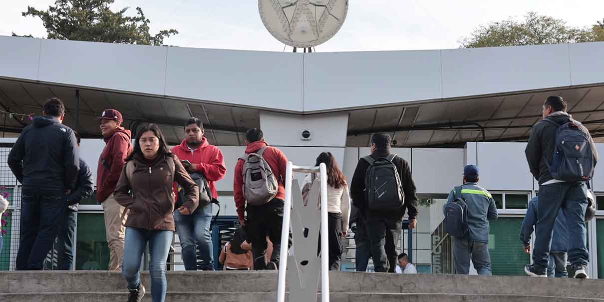Trabajadores planta Puebla