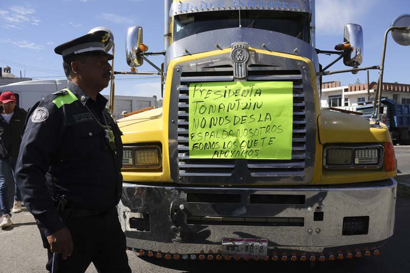 Por conflicto cetemista transportistas cerraron la carretera federal Puebla-México