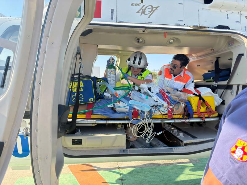 SUMA traslada a joven motociclista de Izúcar a Puebla para atención especializada