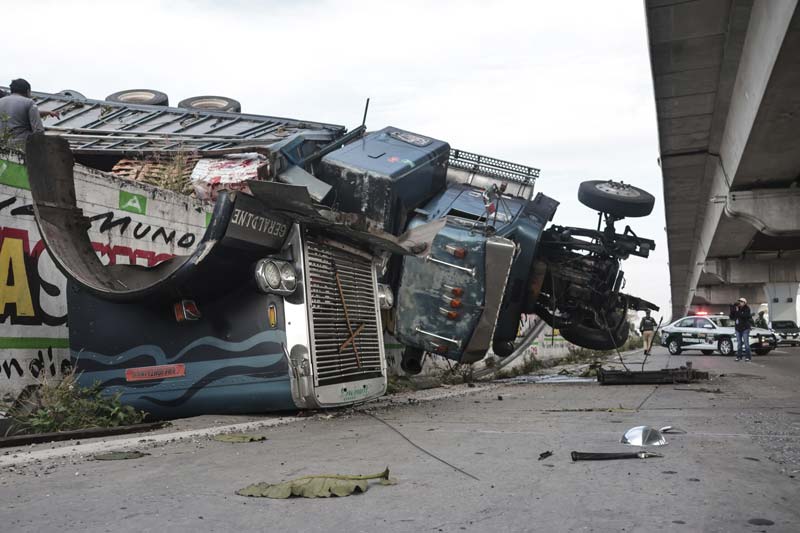 Aparatoso choque de la ruta 4 en Puebla deja menores heridos; otro accidente colapsa la México-Puebla