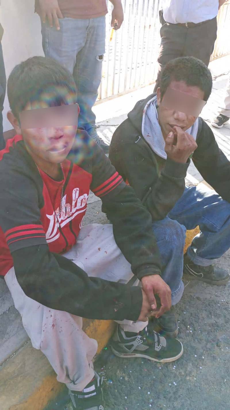 Golpiza a par de ladrones adolescentes en la capital poblana