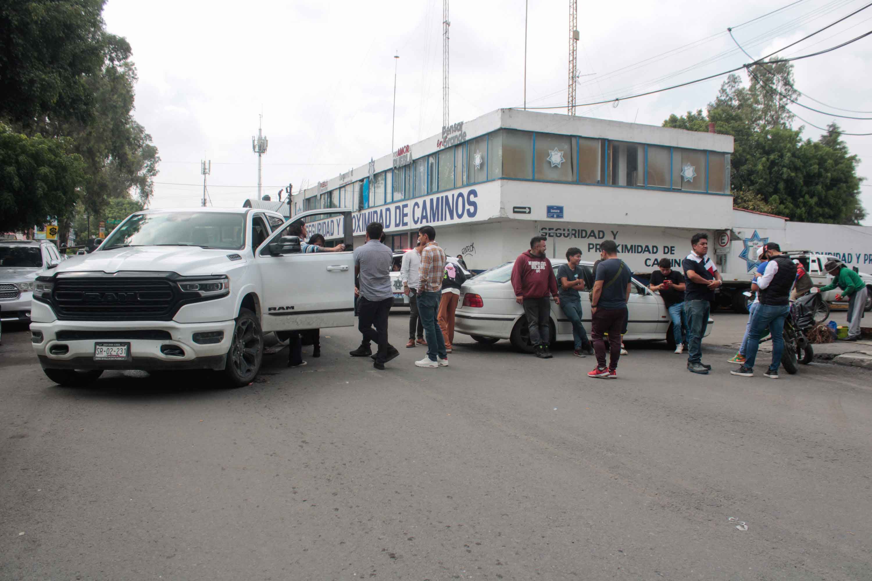 Una más de grúas, quieren cobrar 17 mil pesos por arrastre y entrega de auto