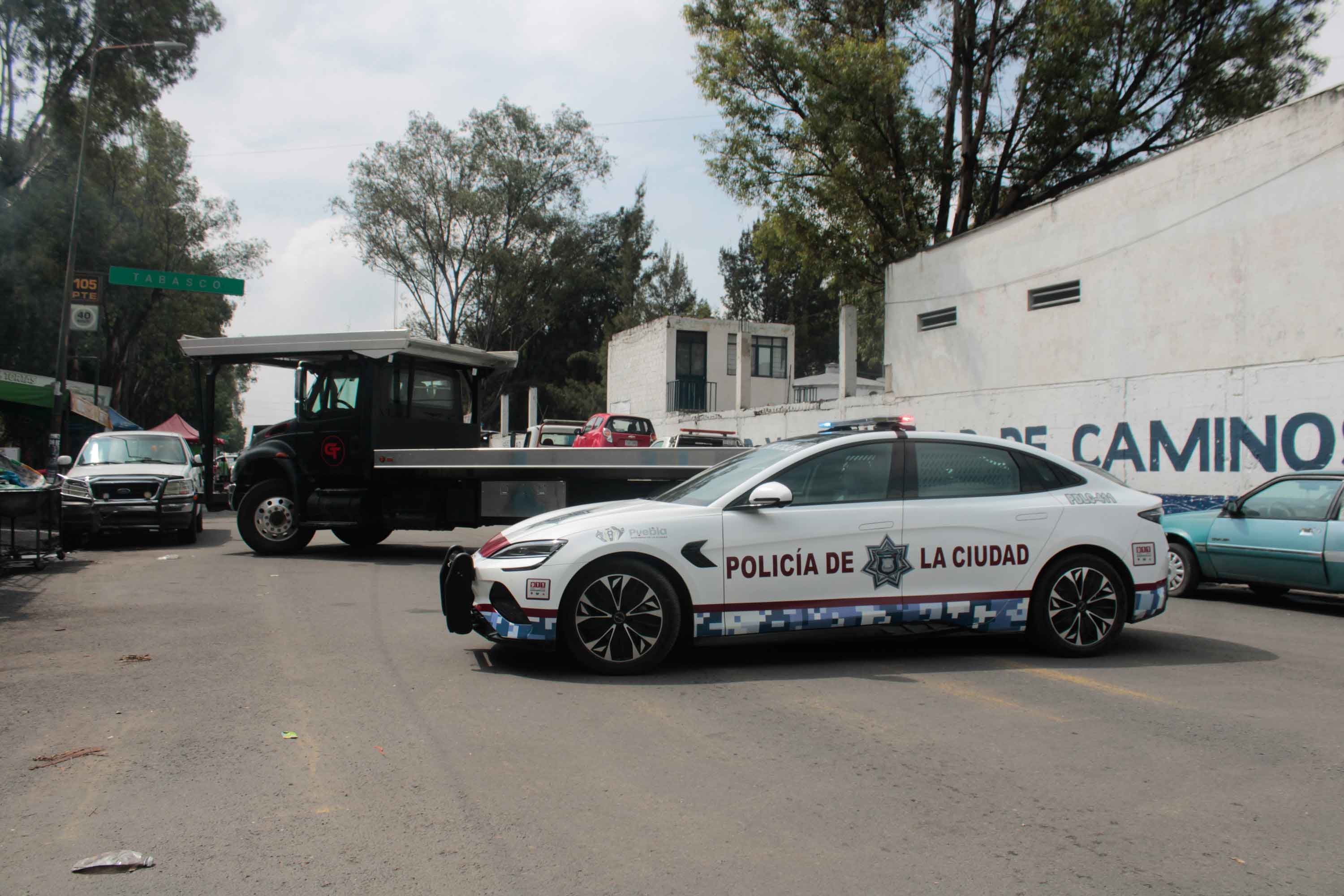 Una más de grúas, quieren cobrar 17 mil pesos por arrastre y entrega de auto