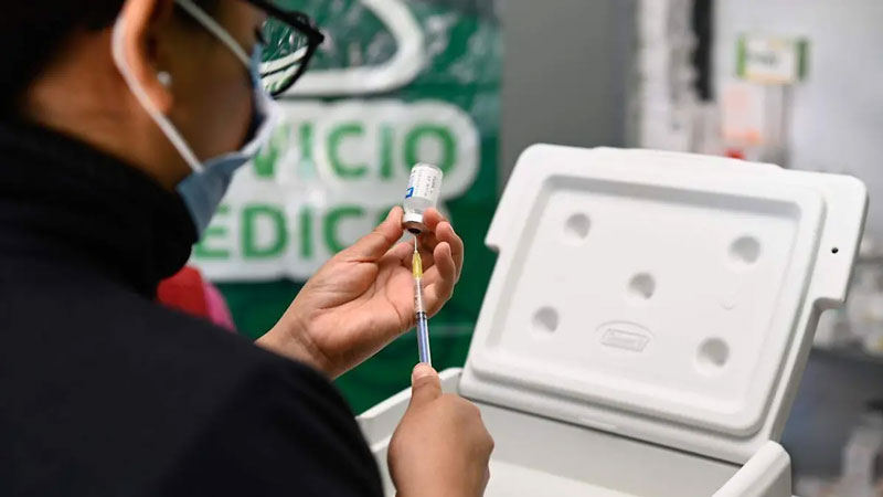 La vacunación gratuita contra el VPH se realiza de lunes a viernes, de 8:00 a 20:00 horas, en las unidades participantes.