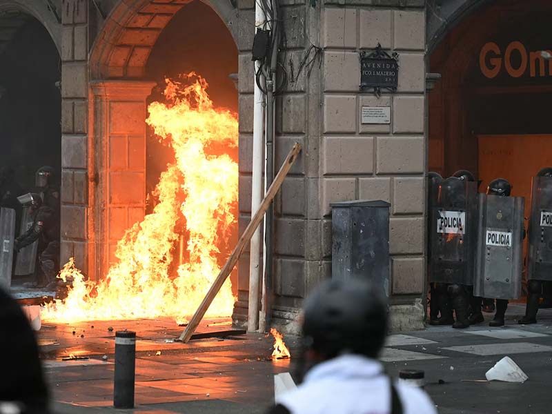 2 de octubre: Protesta pacífica termina en actos vandálicos