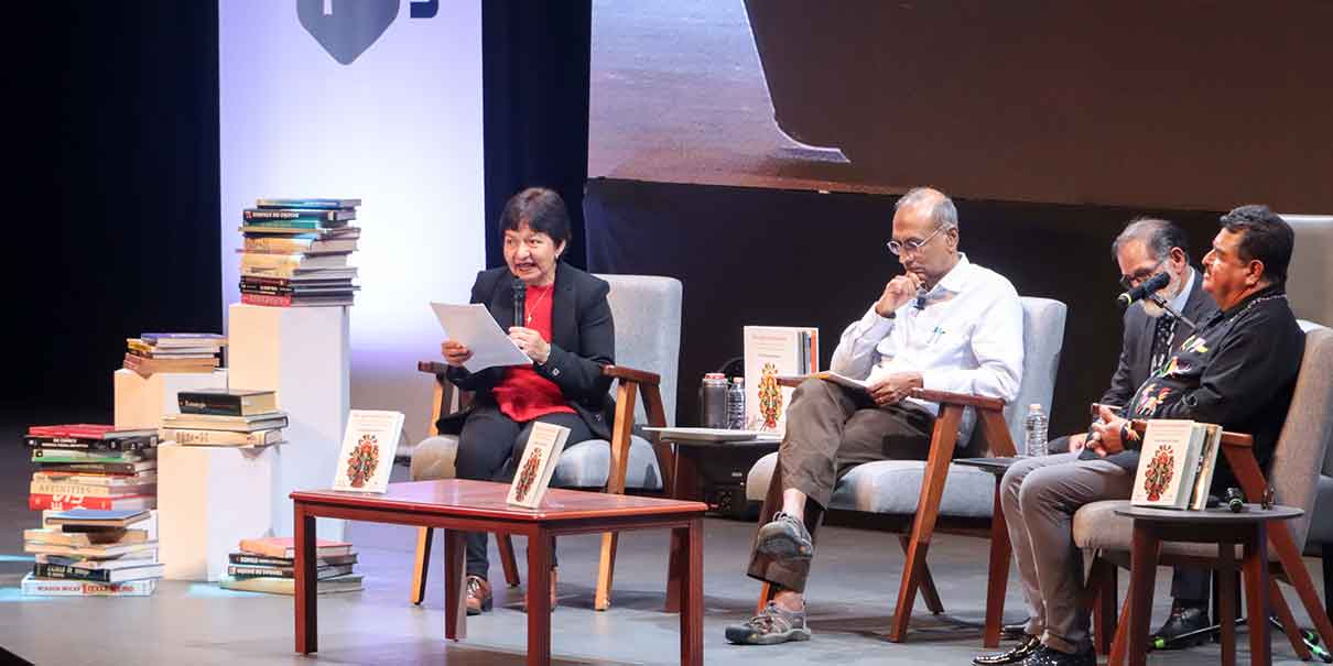Presenta libro