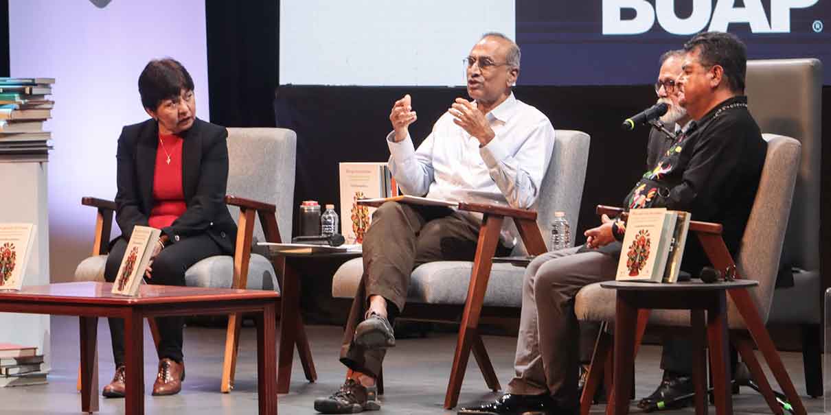 Presenta libro